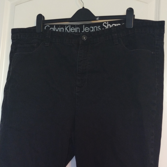 Calvin Klein shape plus black straight leg jeans - Picture 2 of 5